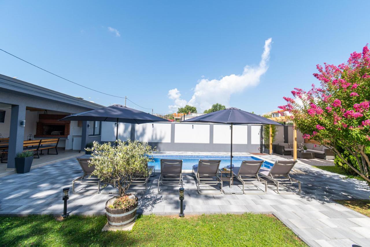 The Oasis Villa Trilj Eksteriør billede